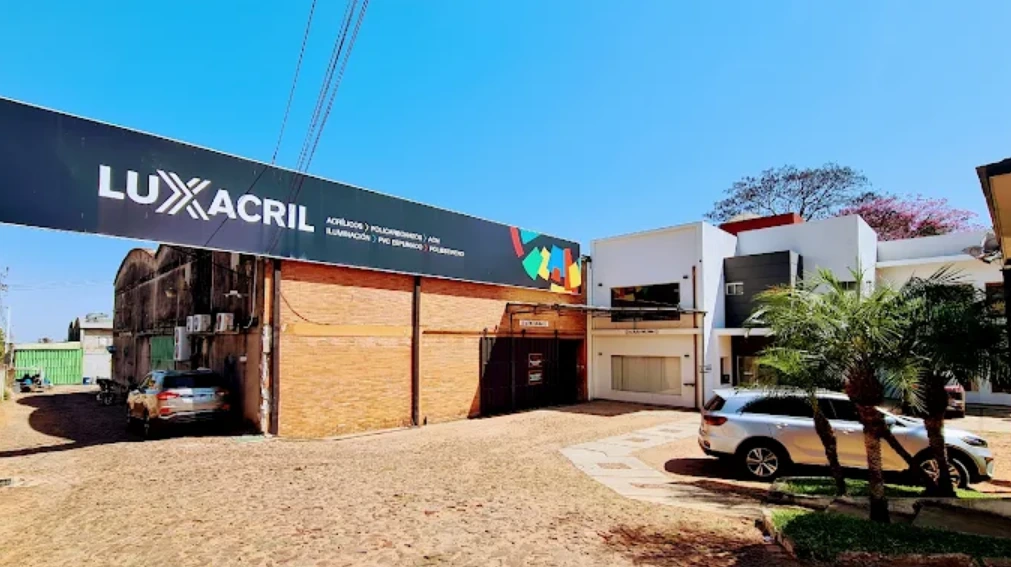 Luxacril